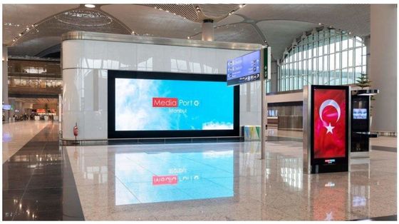 हवाई अड्डे का उपयोग एलईडी बड़े स्क्रीन डिस्प्ले एंटी शेक डिजिटल साइनेज एलईडी स्क्रीन शेन्ज़ेन फैक्टरी